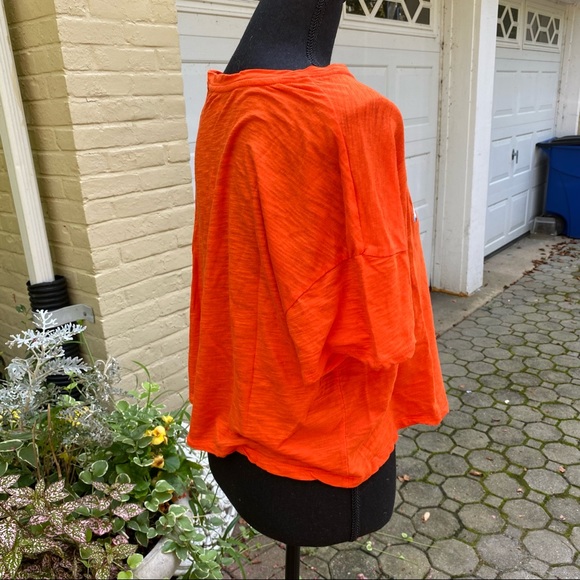 SPORTS! Loose Short-Sleeve Crop T-Shirt for Women - Picture 9 of 10